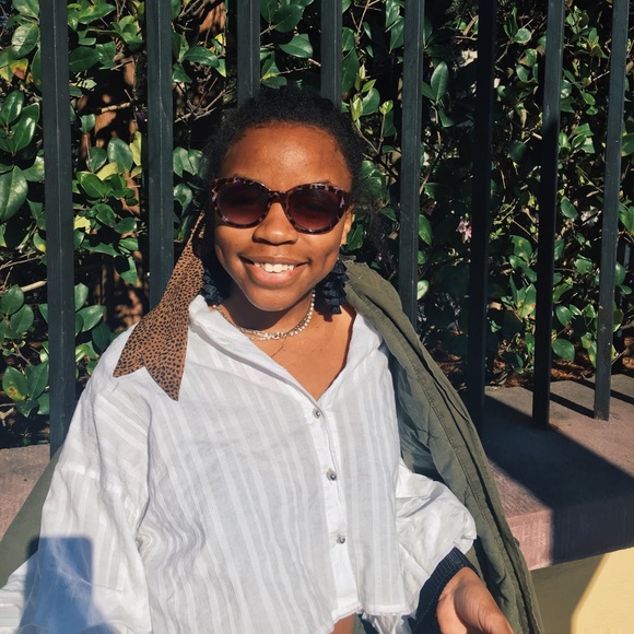 Meet your Posher, Lauren - Picture 1 of 1